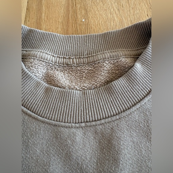 ALO Yoga Gravel Accolade Crew Neck Pullover - Picture 8 of 14